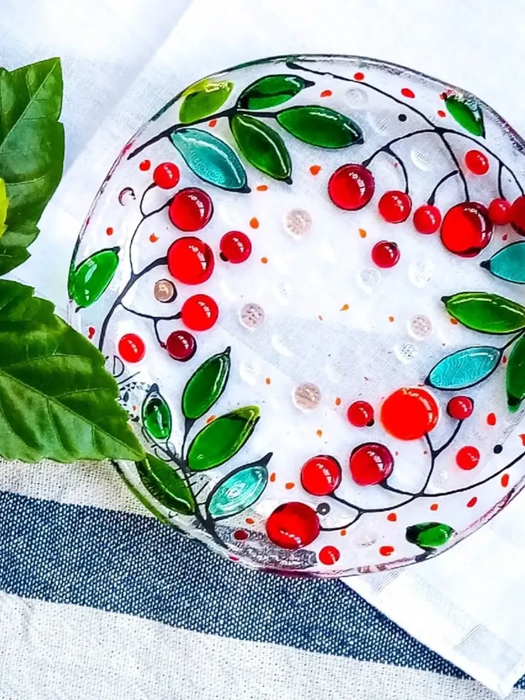 Fused glass small plates with rowan berries for lemon and nuts