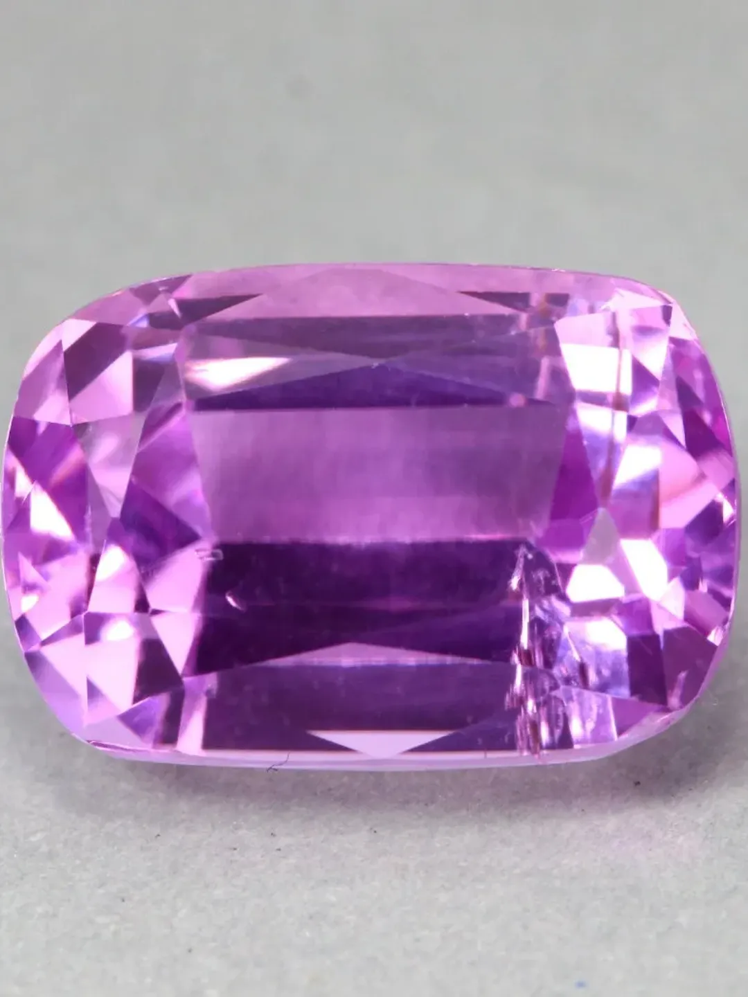 9.05 CT Fabulous Hot Pink ! Cushion Cut 100% Natural Kunzite From Pakistan