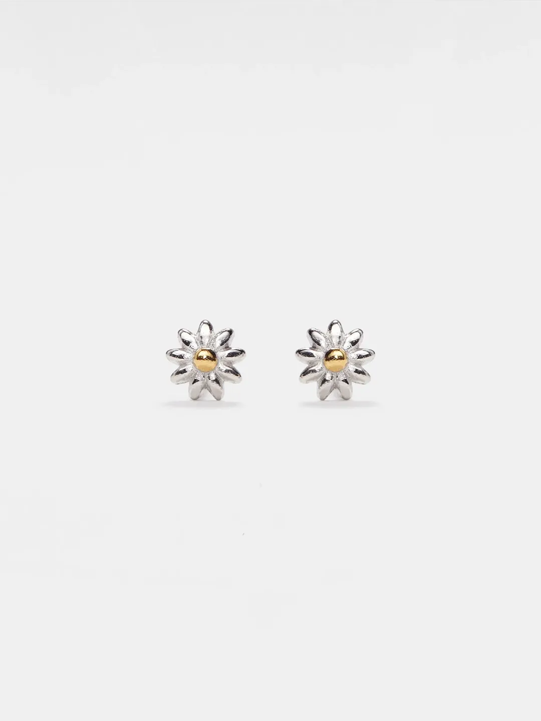 PERIMADE Daisy Flower Stud Earrings • Dainty Gold Daisy Cartilage Earrings • Sterling Silver Friendship Jewelry • Trendy Best Friend Gift