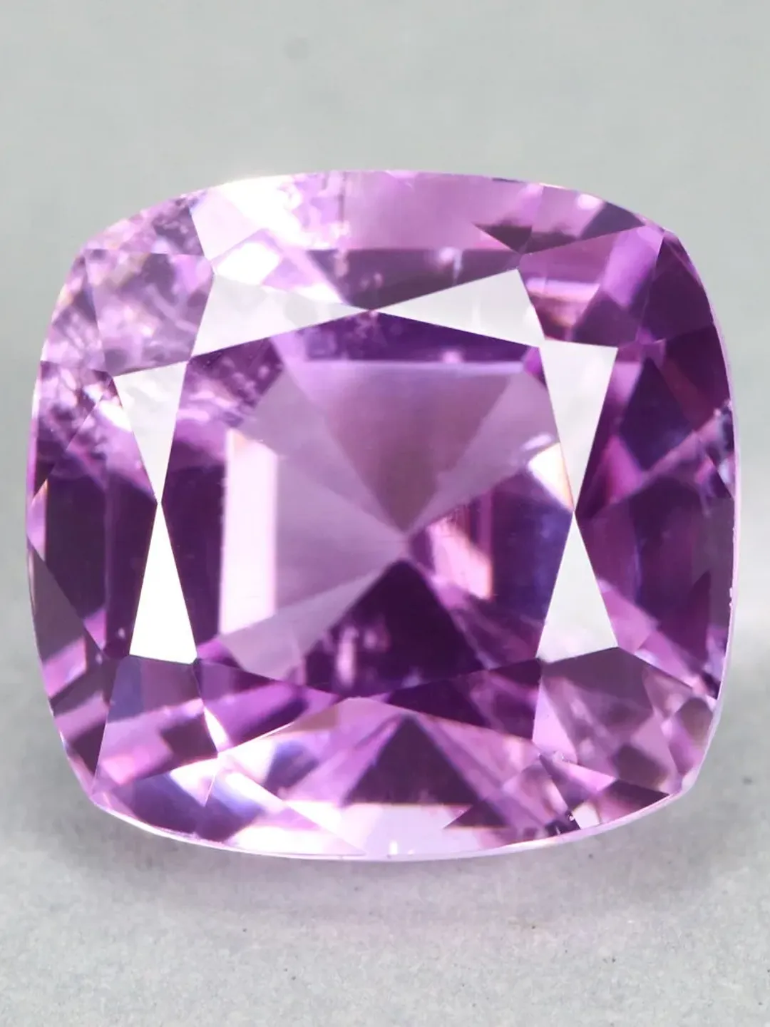 10.00 CT Superb Hot Pink ! Cushion Cut 100% Natural Kunzite From Pakistan