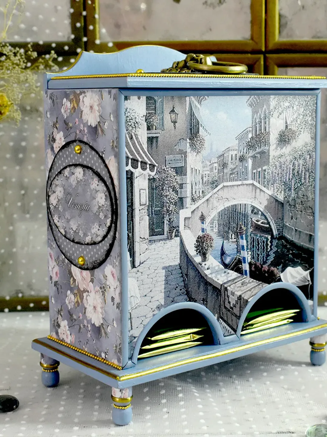 Blue Tea house with the image of Venice