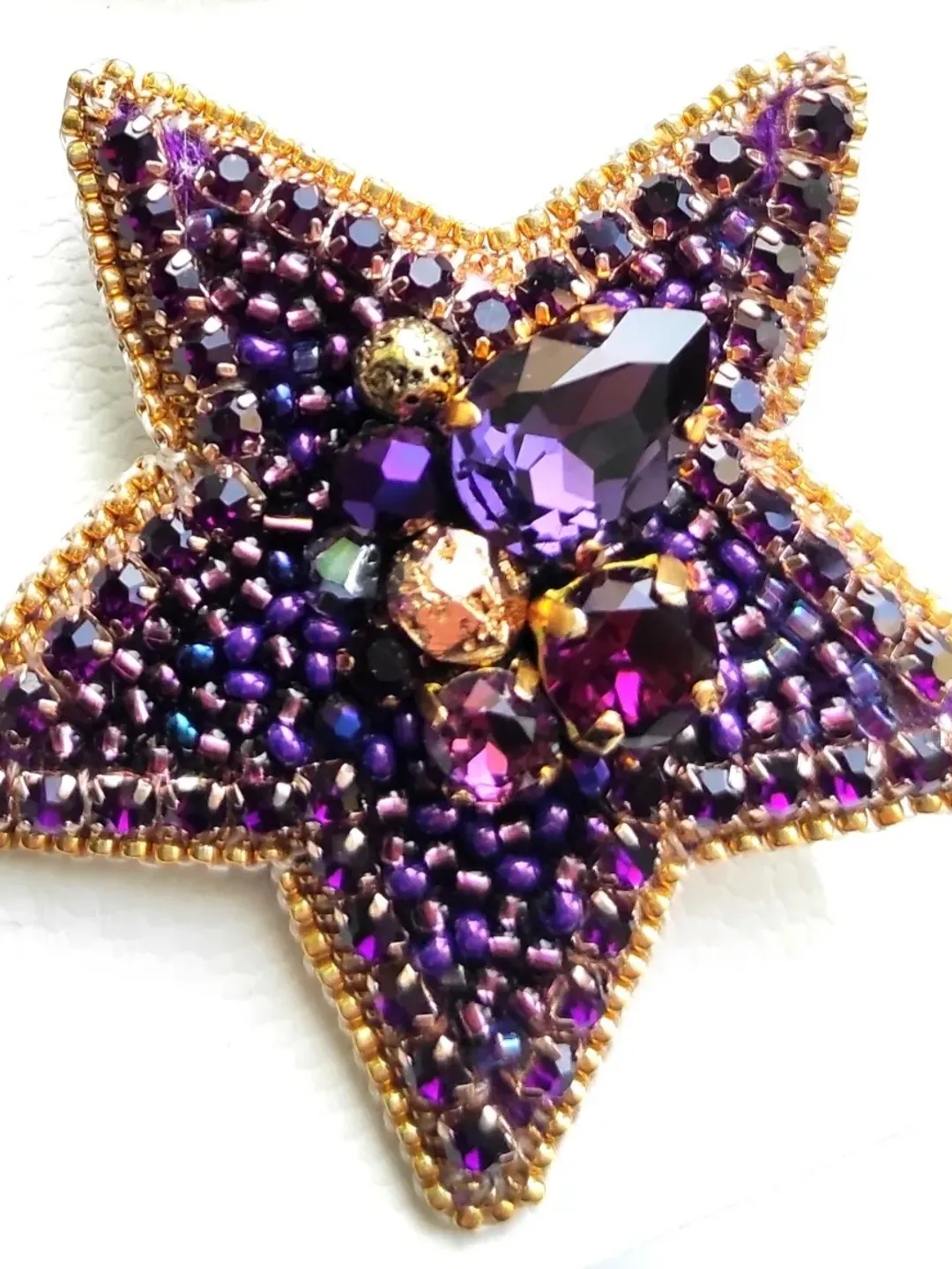 Violet star brooch, beaded brooch, embroidered brooch, space pin, star pin, brooch pin, handmade brooch, gift for her