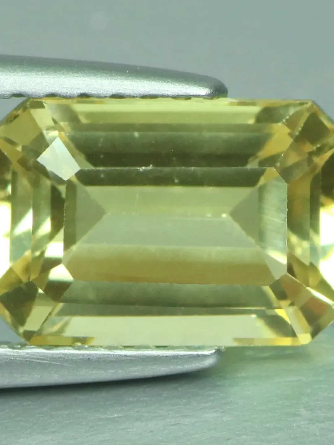 2.41 CT Fantastic ! Luster Top Rich Fire Natural Yellow Berly