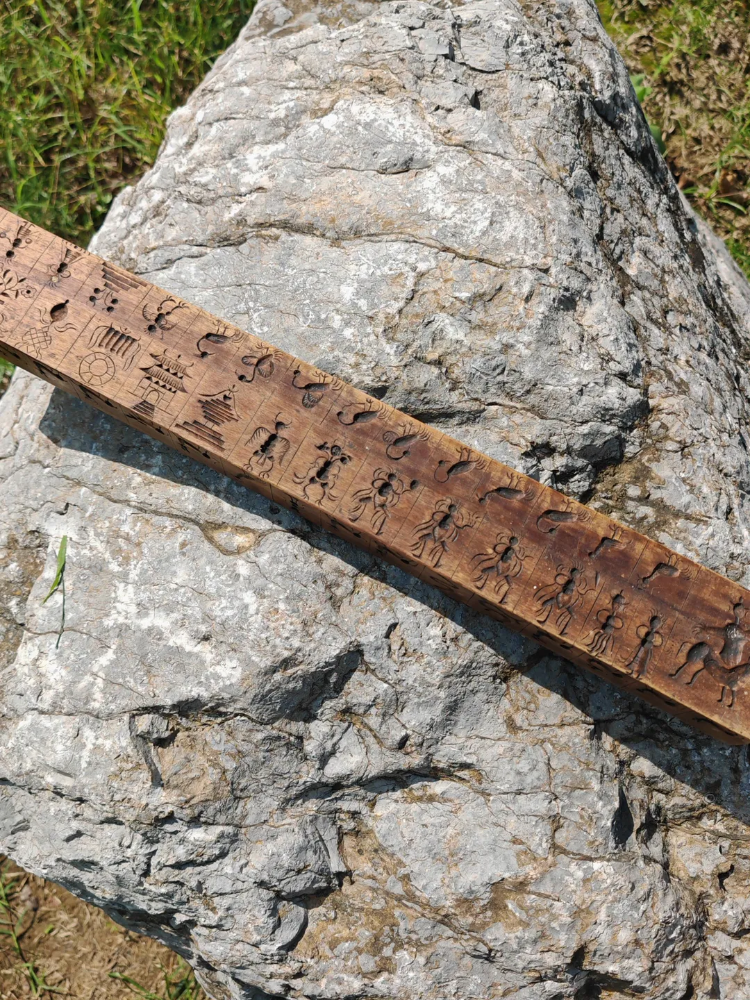Gandhanra Antique Tibetan Buddhist Zanpar Wooden Mold Stick,Dharma Ritual Plate,Intricately Carved Esoteric Ritual Objects and protectors