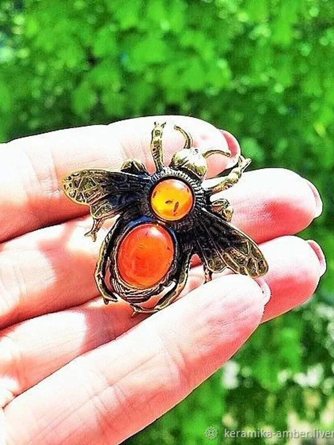 Cute Insect Bee Brooch with Amber Spring Summer jewelry Brooch Gift for Girl Women
girlfriends vintage brooch gold orange color