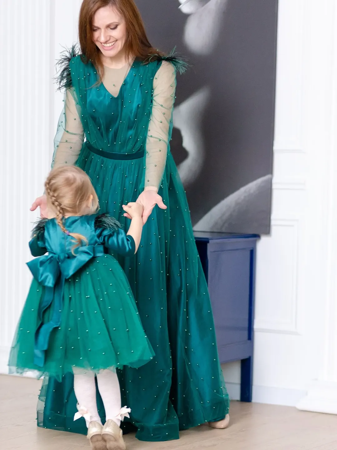 the occasion by old navy twist-front jersey midi dress Mini collection_Gilt_Extra15_0529 main image 0