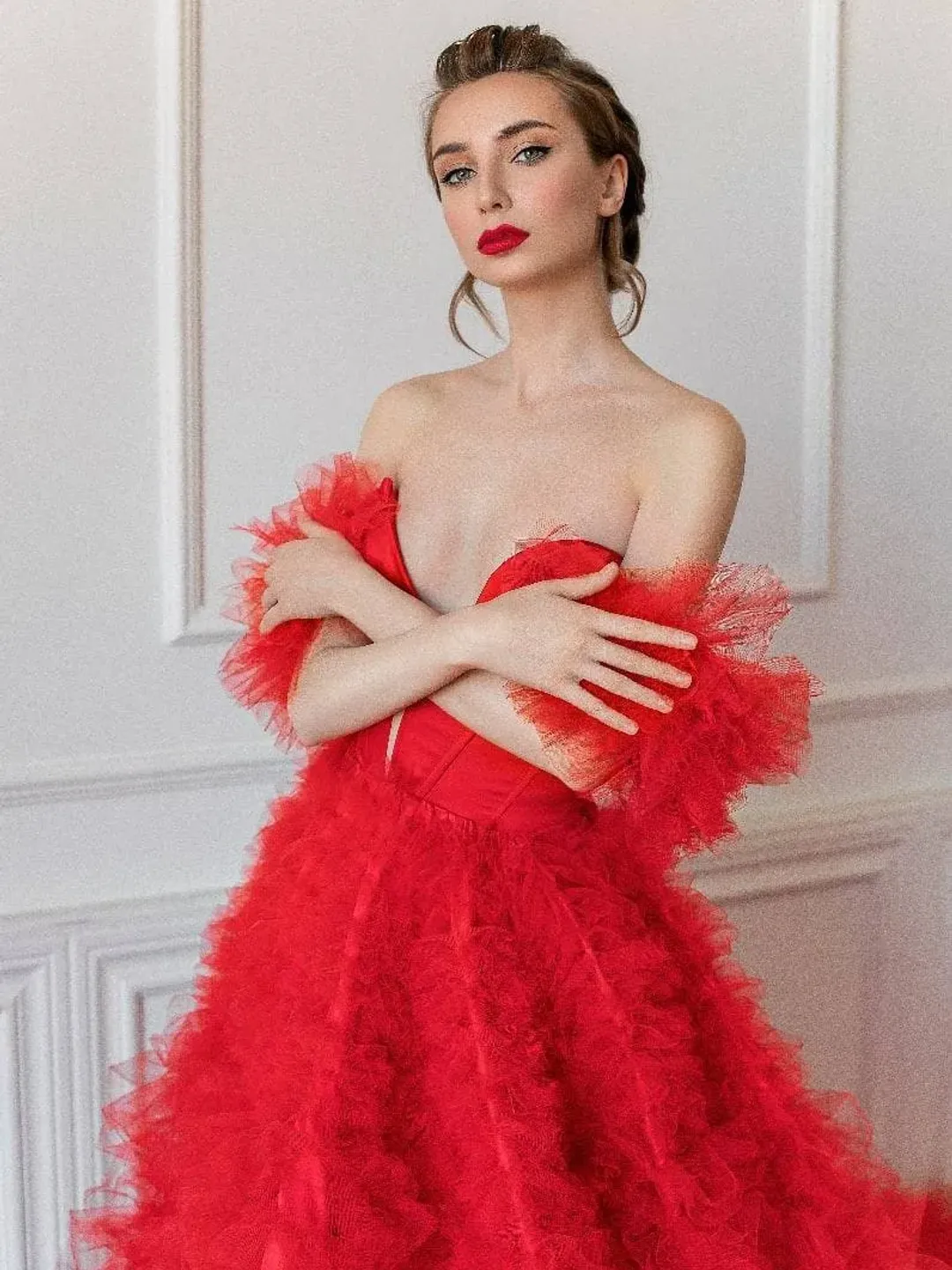 Red Christmas Dress With Train, Princess Dress Adult, Holiday Gown, Xmas Photoshoot Dress, Frilled Tulle Dress, Tiered Wedding Dress Red Christmas Dress With Train, Princess Dress Adult, Holiday Gown, Xmas Photoshoot Dress, Frilled Tulle Dress, Tiered Wedding Dress