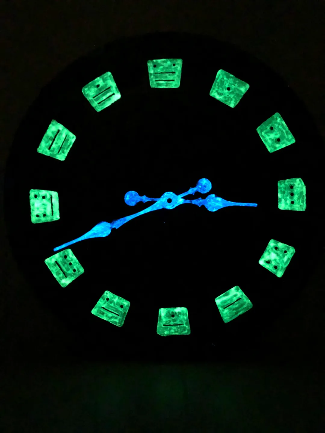 Large glows in the dark Polynesian art decor wall clock for living room, bedroom, kitchen. Ethnic eclectic wall clock