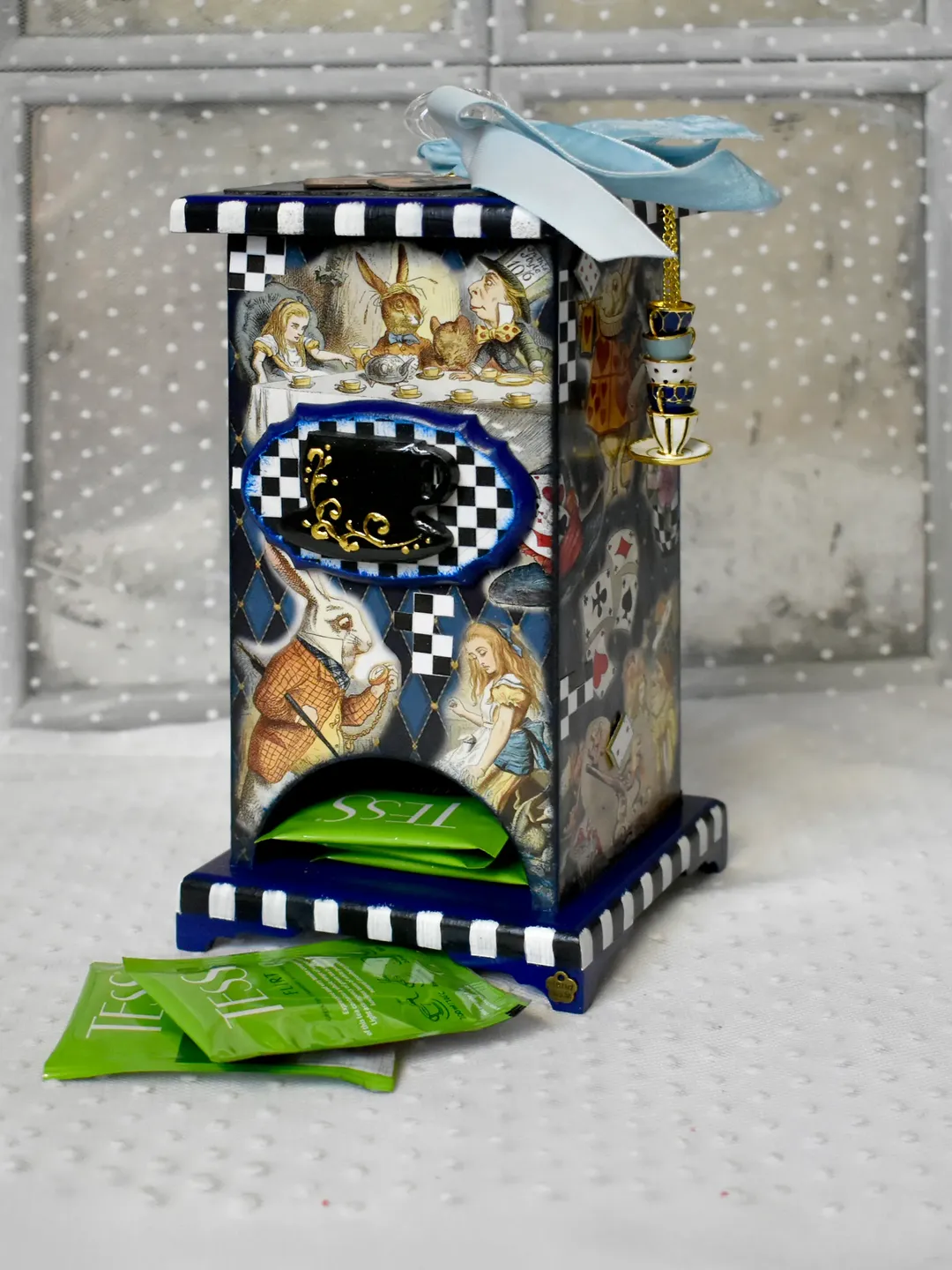 Blue tea house for storing disposable tea bags ALICE