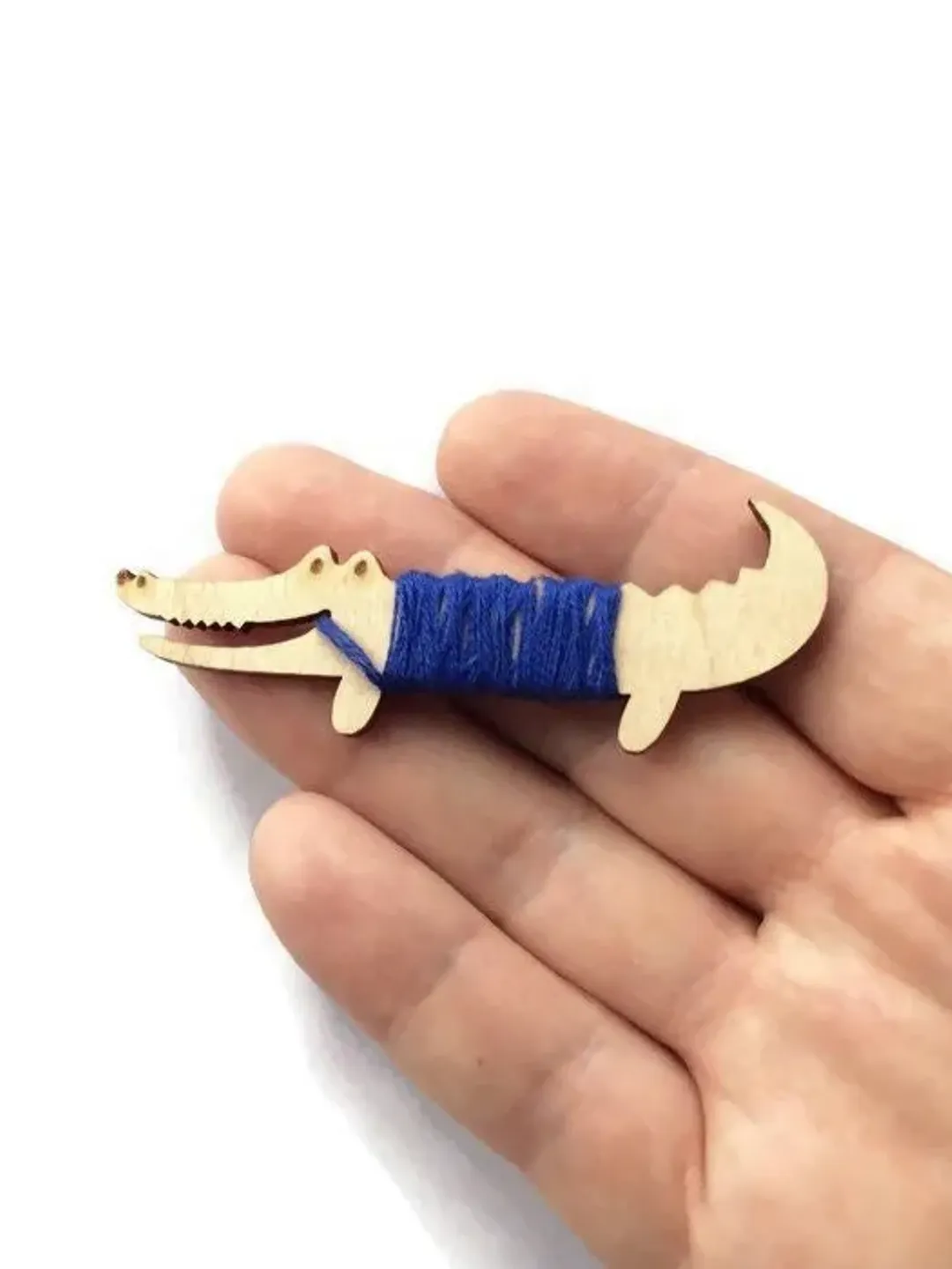 Embroidery Floss Bobbins the crocodile, cross stitch wood bobbins