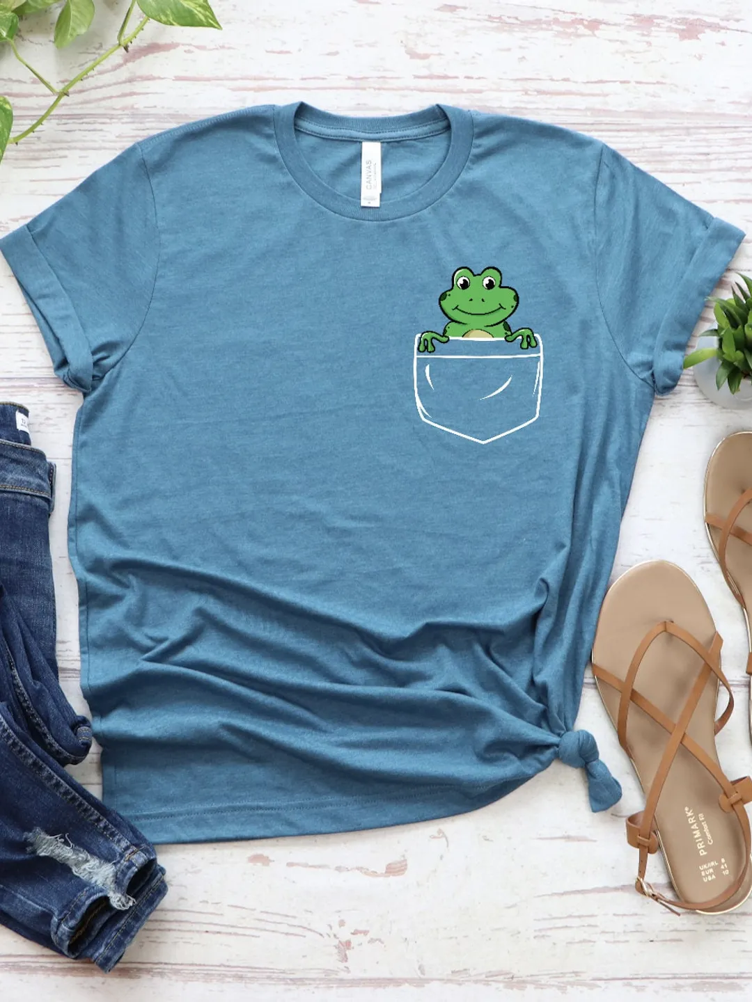 Pocket Frog Shirt, Animal Lover Tee, Frog tshirt, Christmas Gift