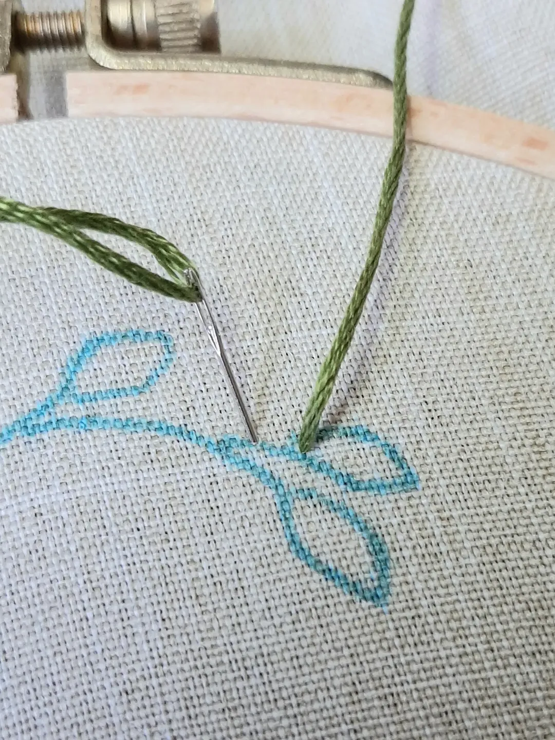Floral pattern PDF hand embroidery DIY, Daisy and bells design