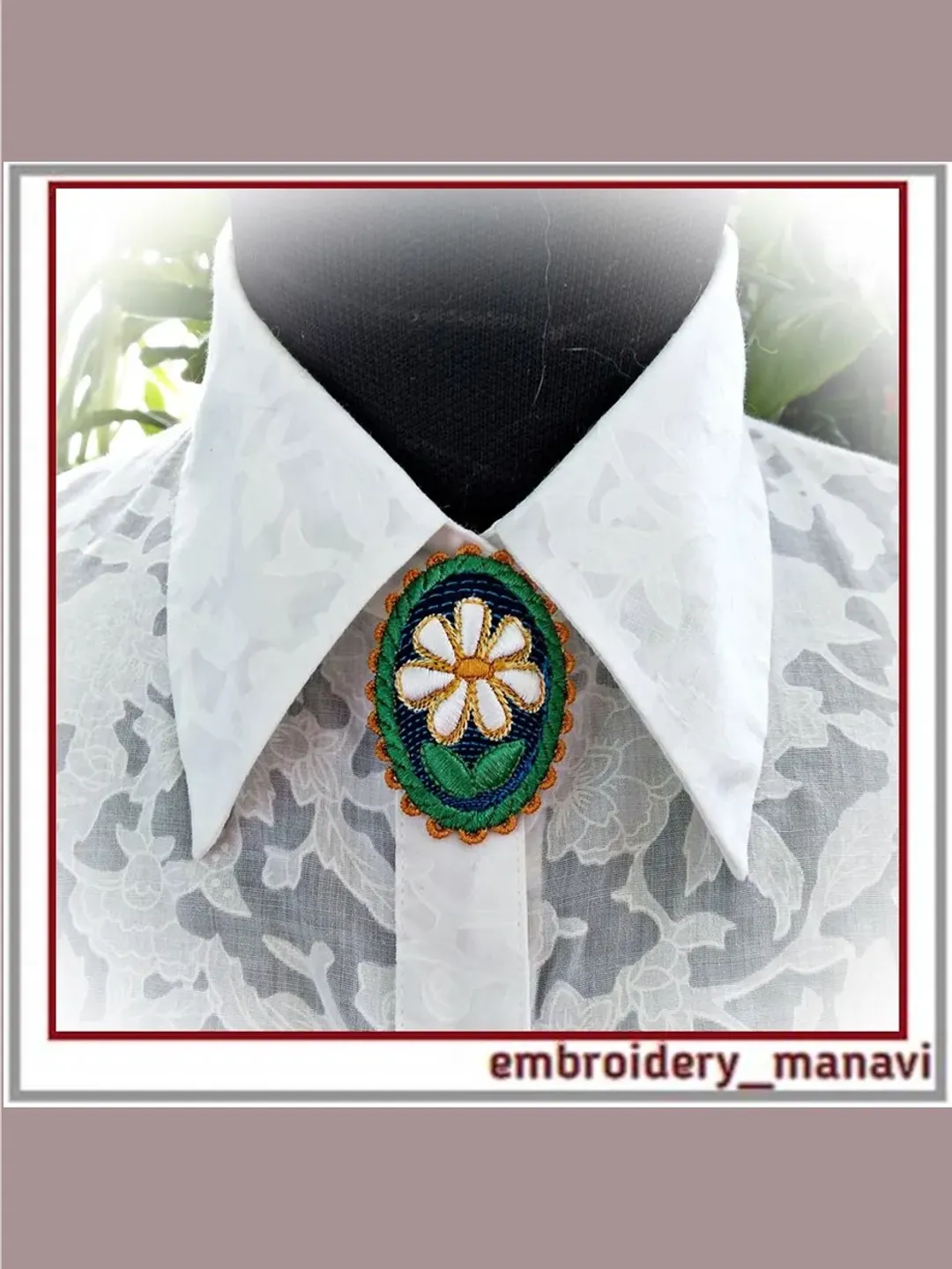 In The Hoop embroidery design Oval brooch 2 with chamomile