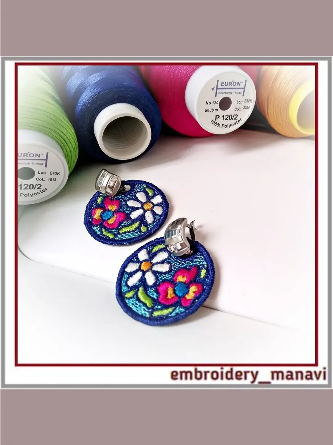 Round FSL earrings in flowers In the hoop Embroidery design