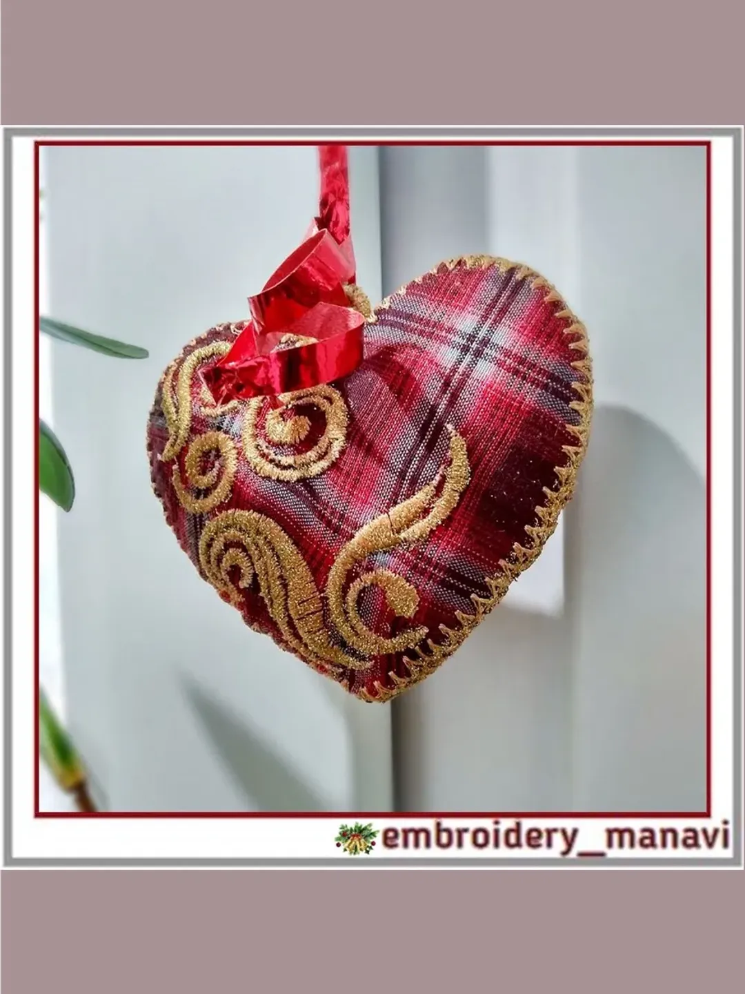 In the hoop Valentines day toy heart machine embroidery design