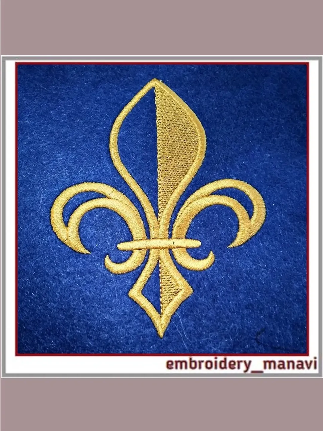 Fleur De Lis Digital Machine Embroidery design.