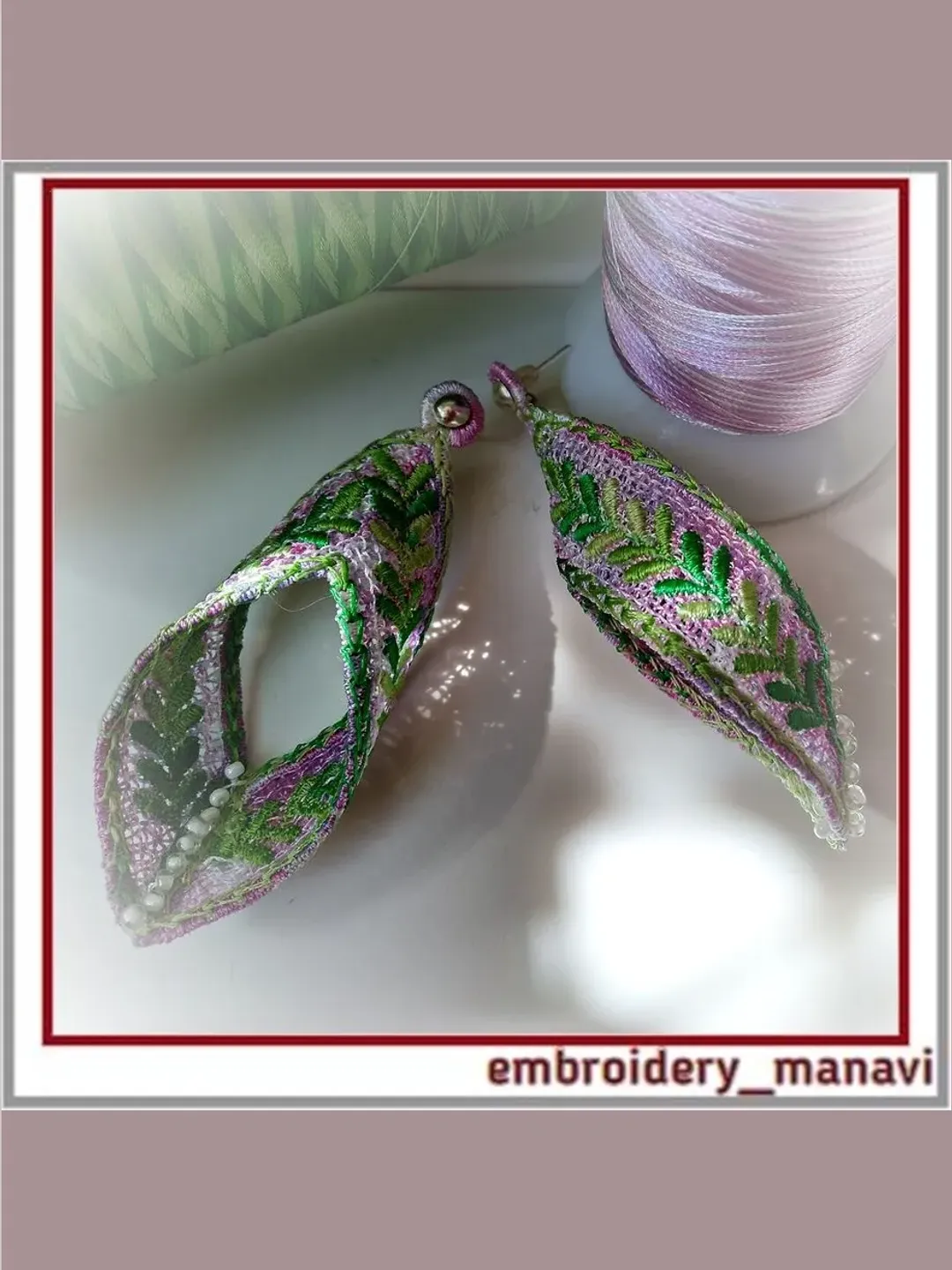 In the hoop FSL embroidery design for earrings with a twig