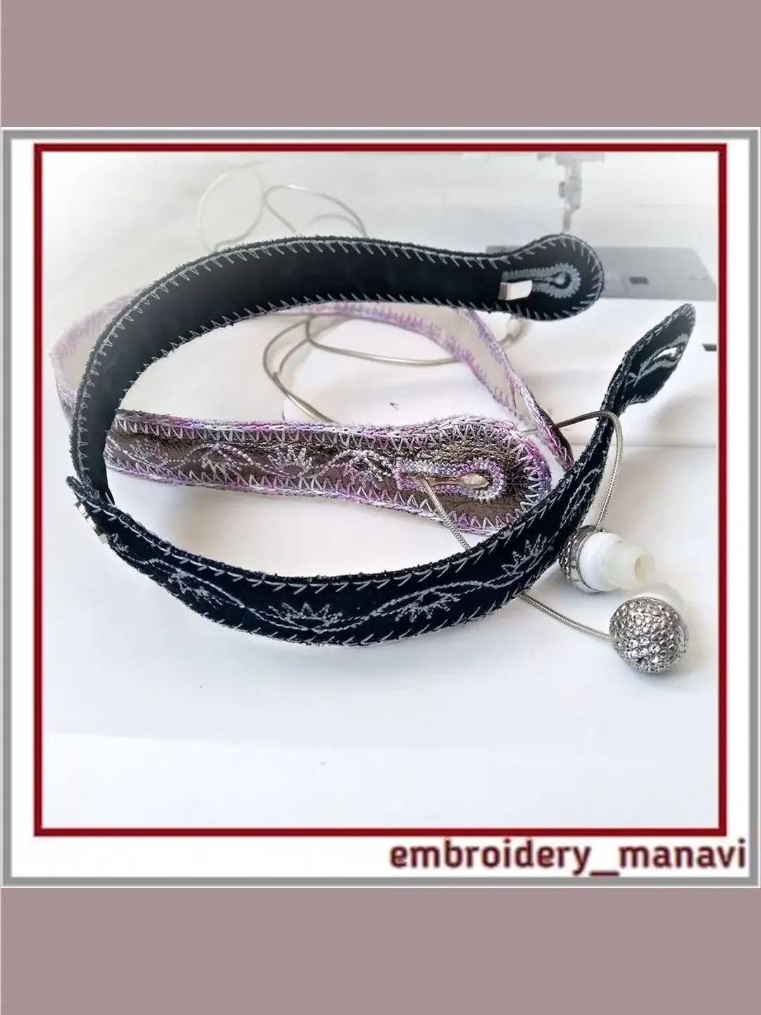 In the hoop embroidery design Headphone holder hair hoop