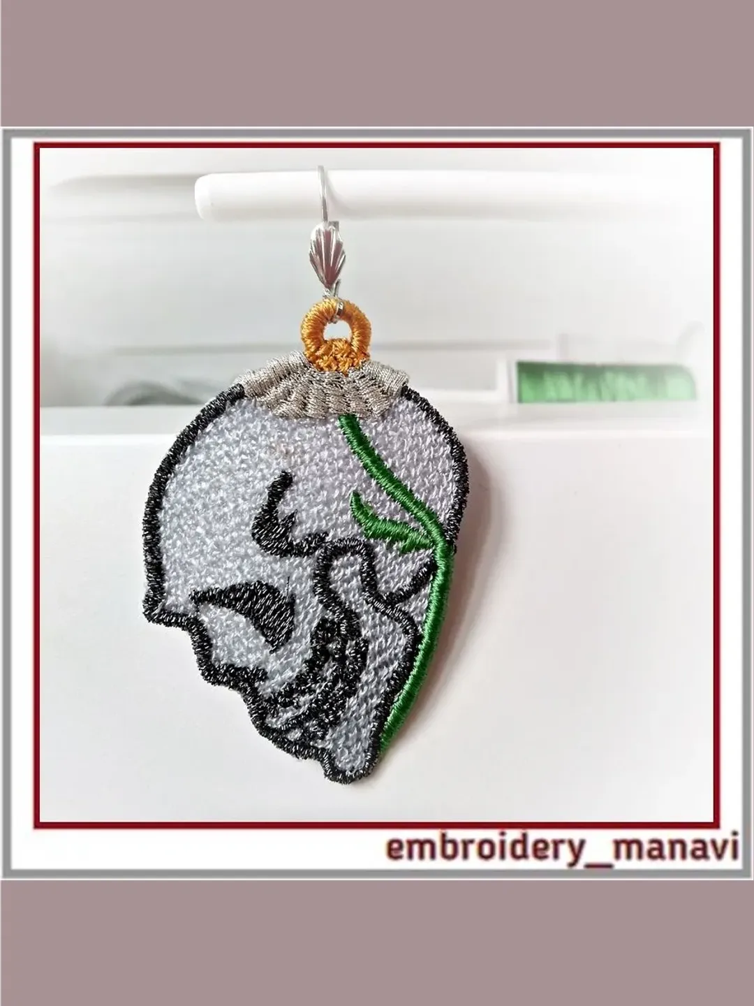 FSL ITH embroidery design Earrings pendant keychain skull