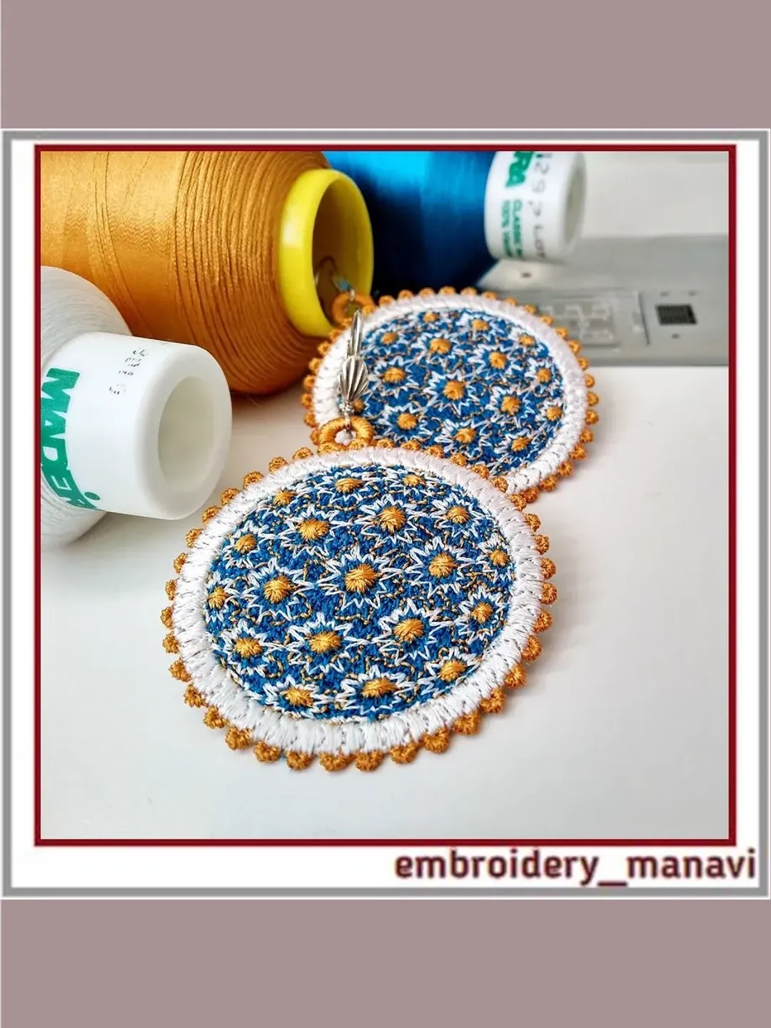 Embroidery design FSL earrings or pendant Chamomile sky
