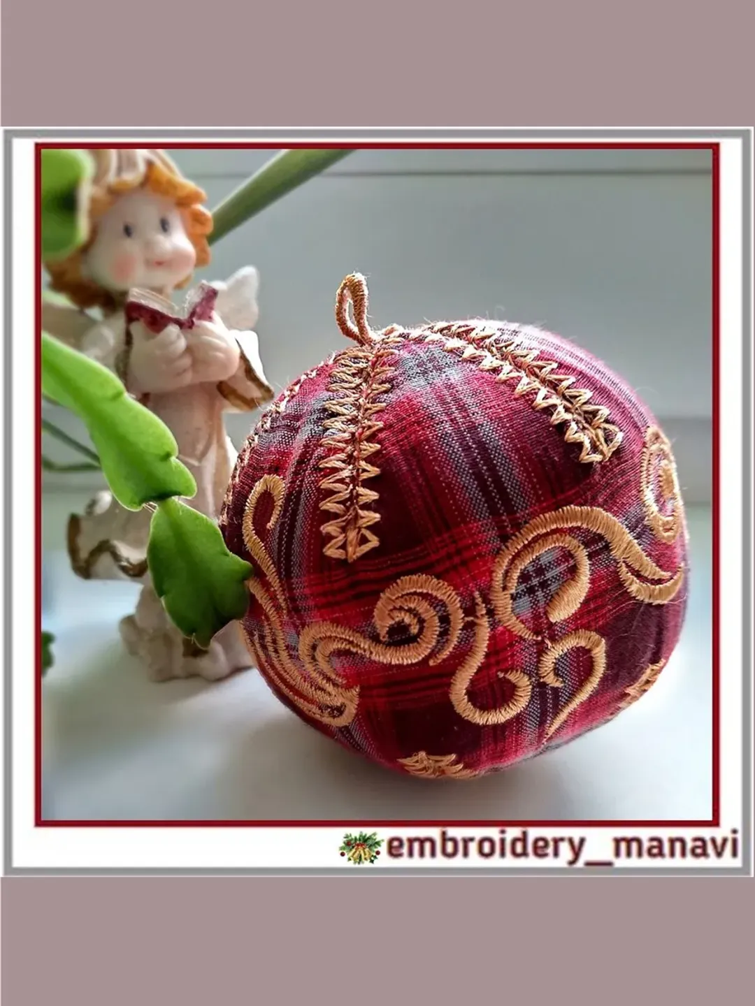 In the hoop tree toy ball 1 part machine embroidery design