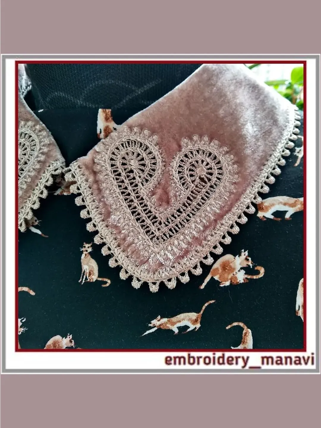 In The Hoop embroidery design collar with lace and FSL elements