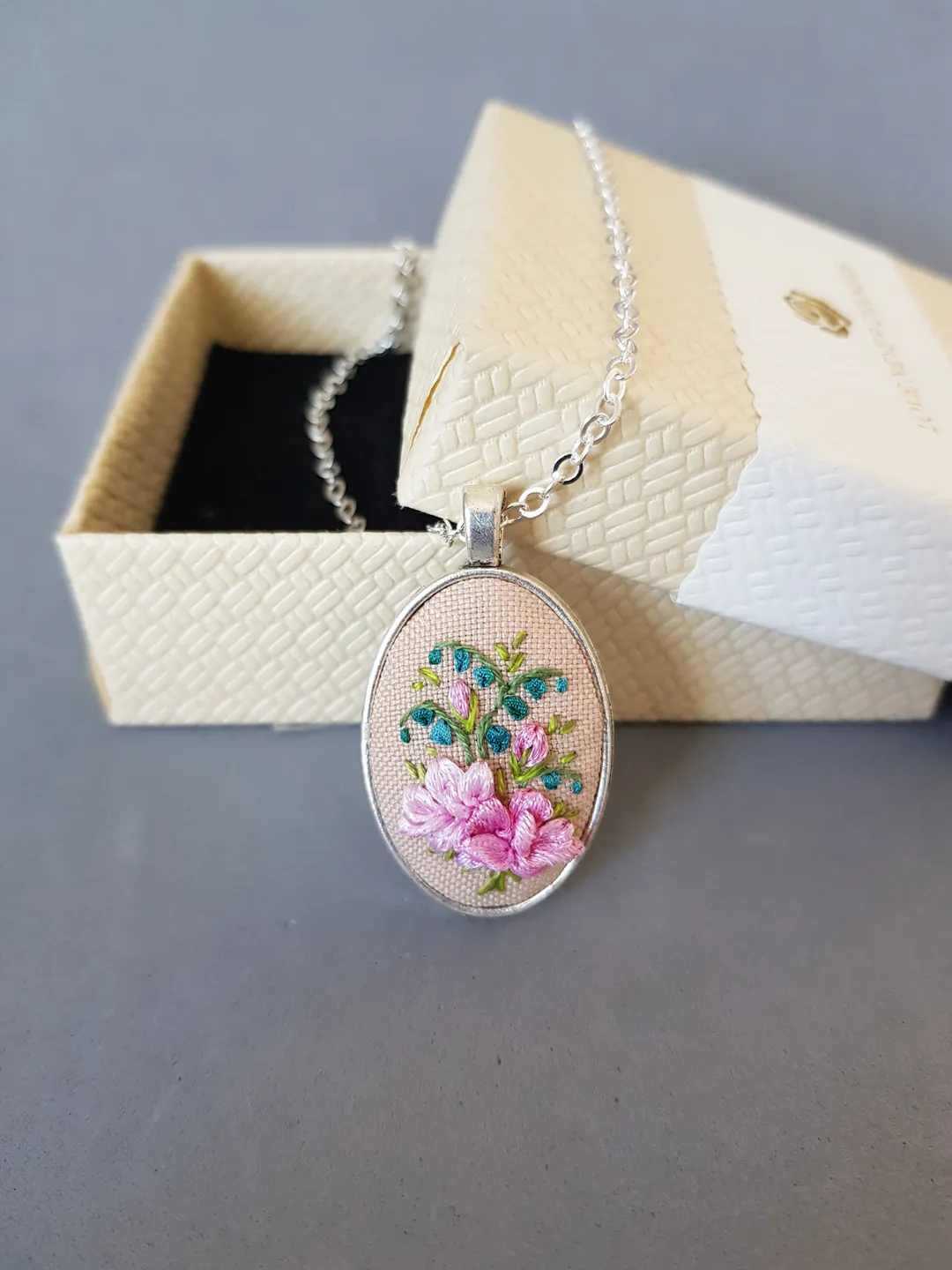 Red embroidery pendant for her, 4th wedding anniversary gift, embroidered jewelry necklace, custom embroidery bouquet