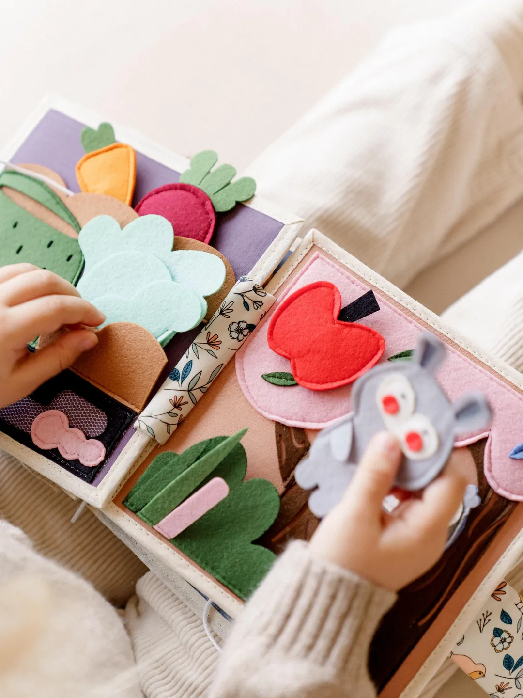 Fabric Montessori Quiet Book with Forest Animals, Handmade Felt Baby Toy, Educational Baby Woodland Gift, Interactive Books, Kinderkrama