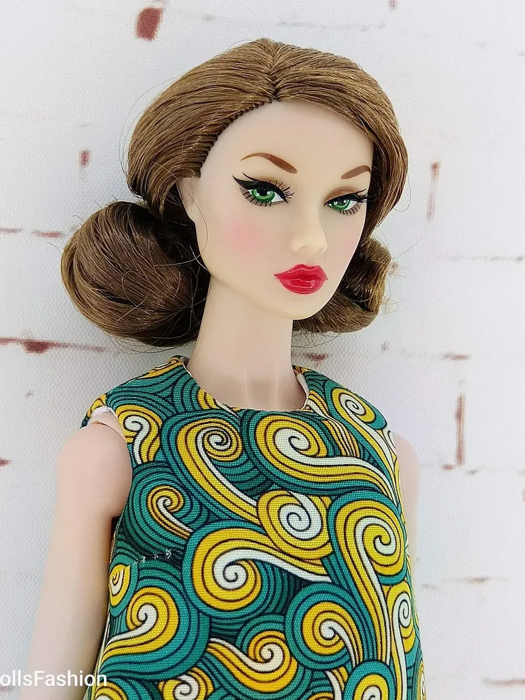 A-silhouette dress with yellow-green curls for Poppy Parker and Barbie regular