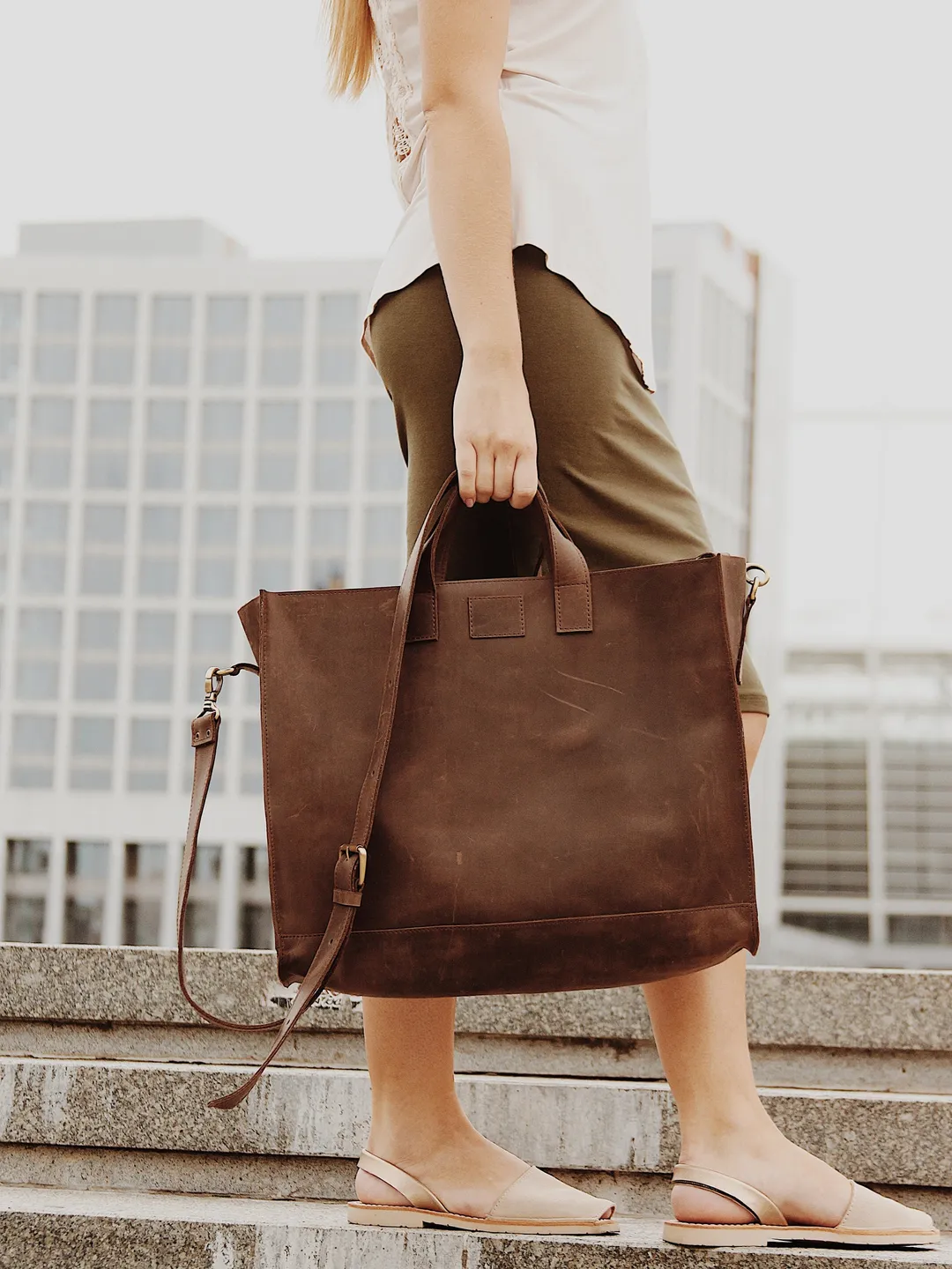 Brown Leather Bag Laptop bag Women Tote bag personnalisable Minimal leather shoulder bag Computer bag Tote bag vierge Mother’s Day gift