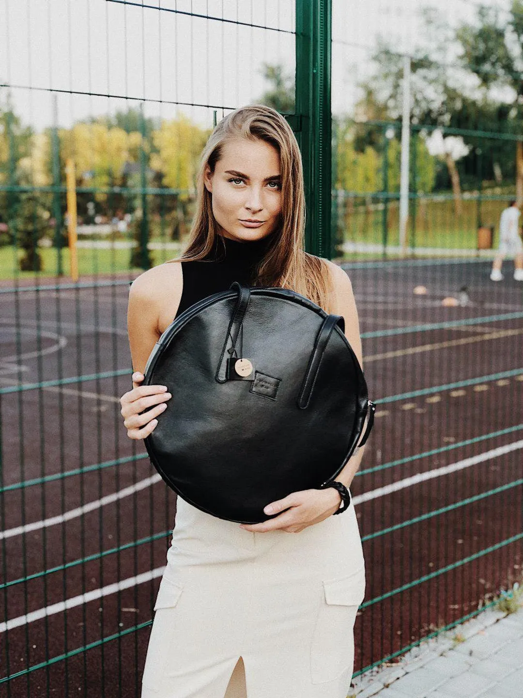 Black leather bag, simple bag, handmade leather bag, elegant bag, round bag, bag shoulder, round leather bag, shoulder bag, everyday bag