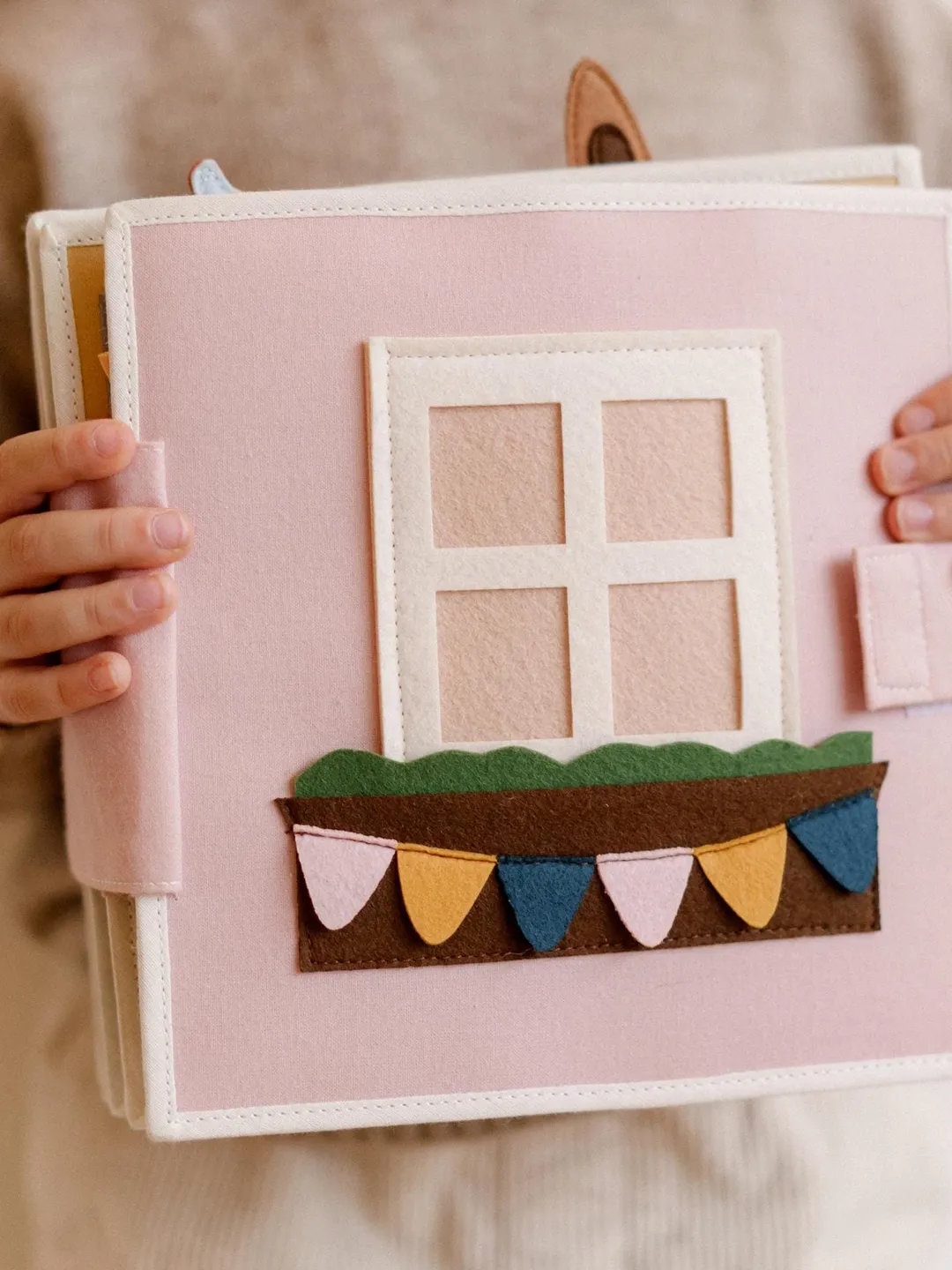 felt book toddler, dollhouse felt quiet book 8 pages, travel busy book for girl 2-3-4 year old, montessori christmas gift toys, kinderkrama