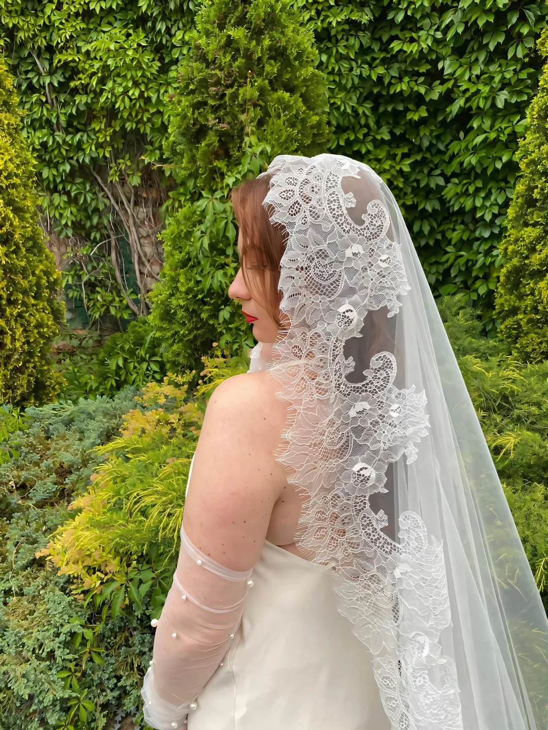 Chantilly lace Bridal Mantilla veil in Light Ivory with comb display picture 1