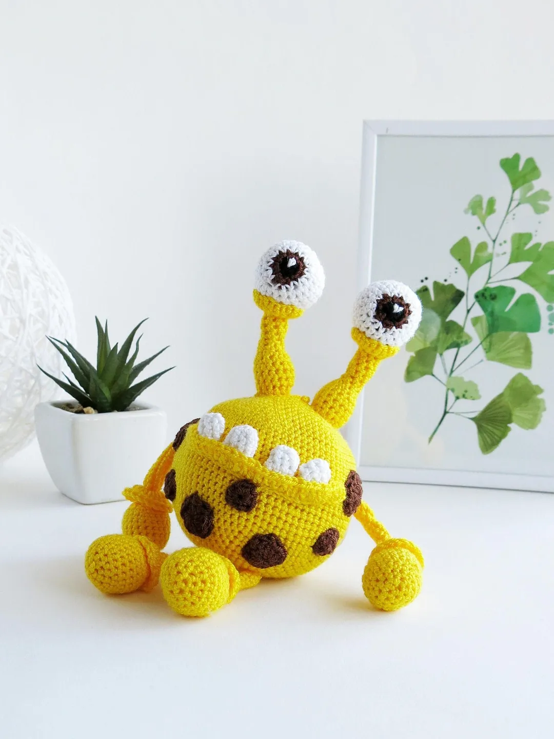 Monster Hunter World. Keychain Monster for a backpack. Crocheted Monster. Plush Monster. Personalized Gift . Party Favors. Monster birthday.