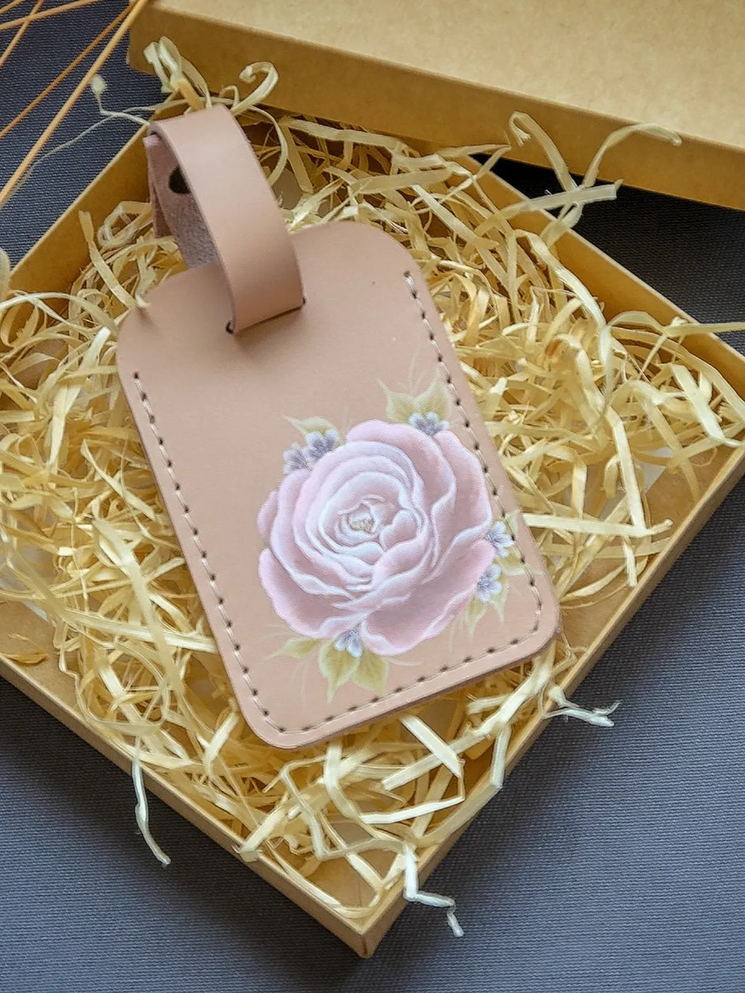 Custom luggage tag,  christmas gift box, personalized luggage tag, personalize gift, Leather gift for her, Christmas gift for mom, wife gift