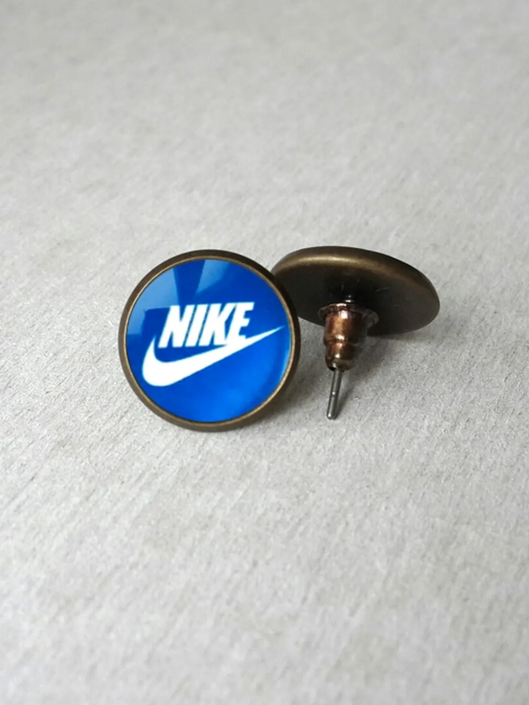 Swoosh earrings studs