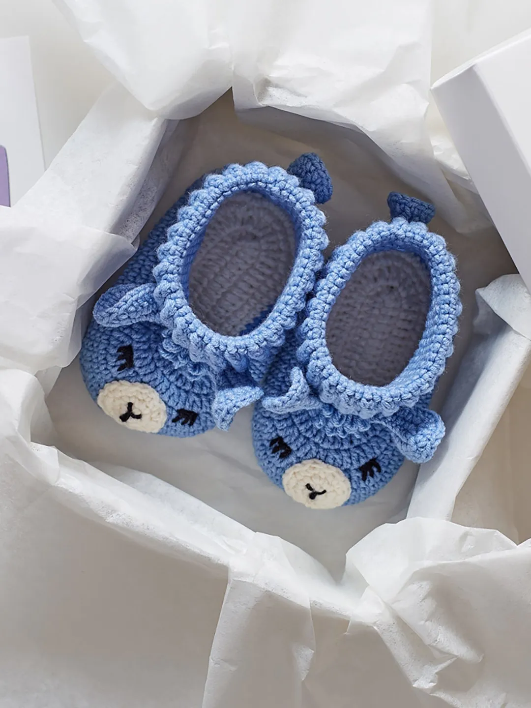 Pregnancy congratulations gift for mom to be with crochet baby booties Organic newborn welcome home baby set Booties for new mom