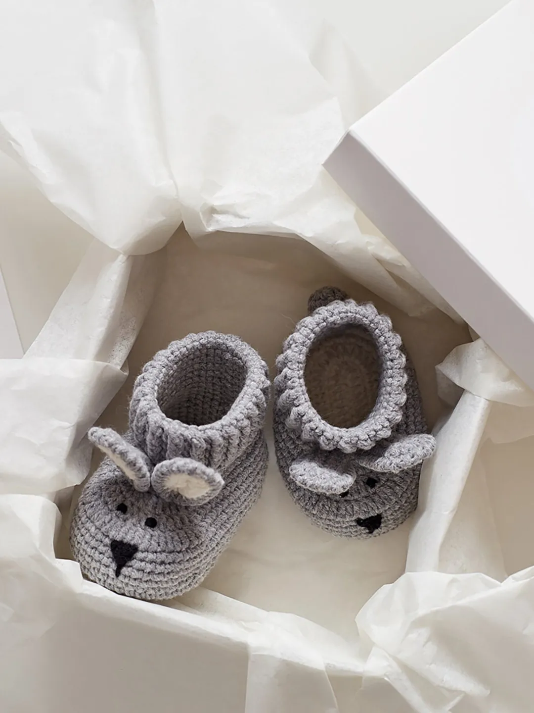 Unique Christmas baby shower bunny booties gift box idea Corporate new parents pregnancy basket Christmas decor set Mom to be present