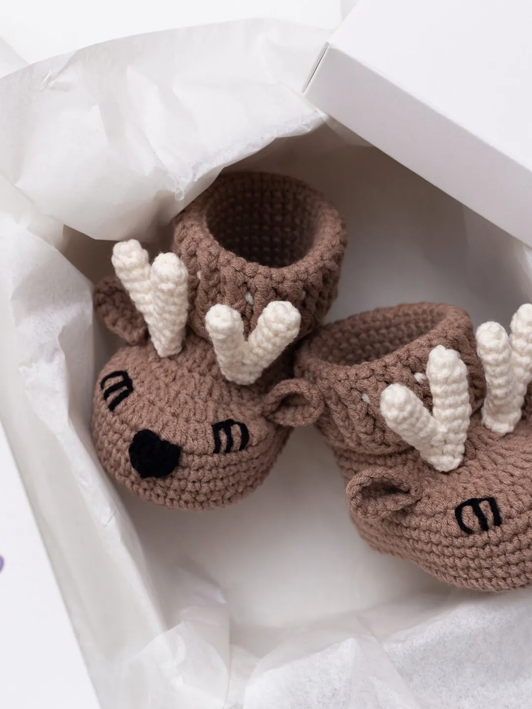 Pregnancy congratulations booties gift box Unique new baby distance gift idea Baby shower gender neutral gift basket