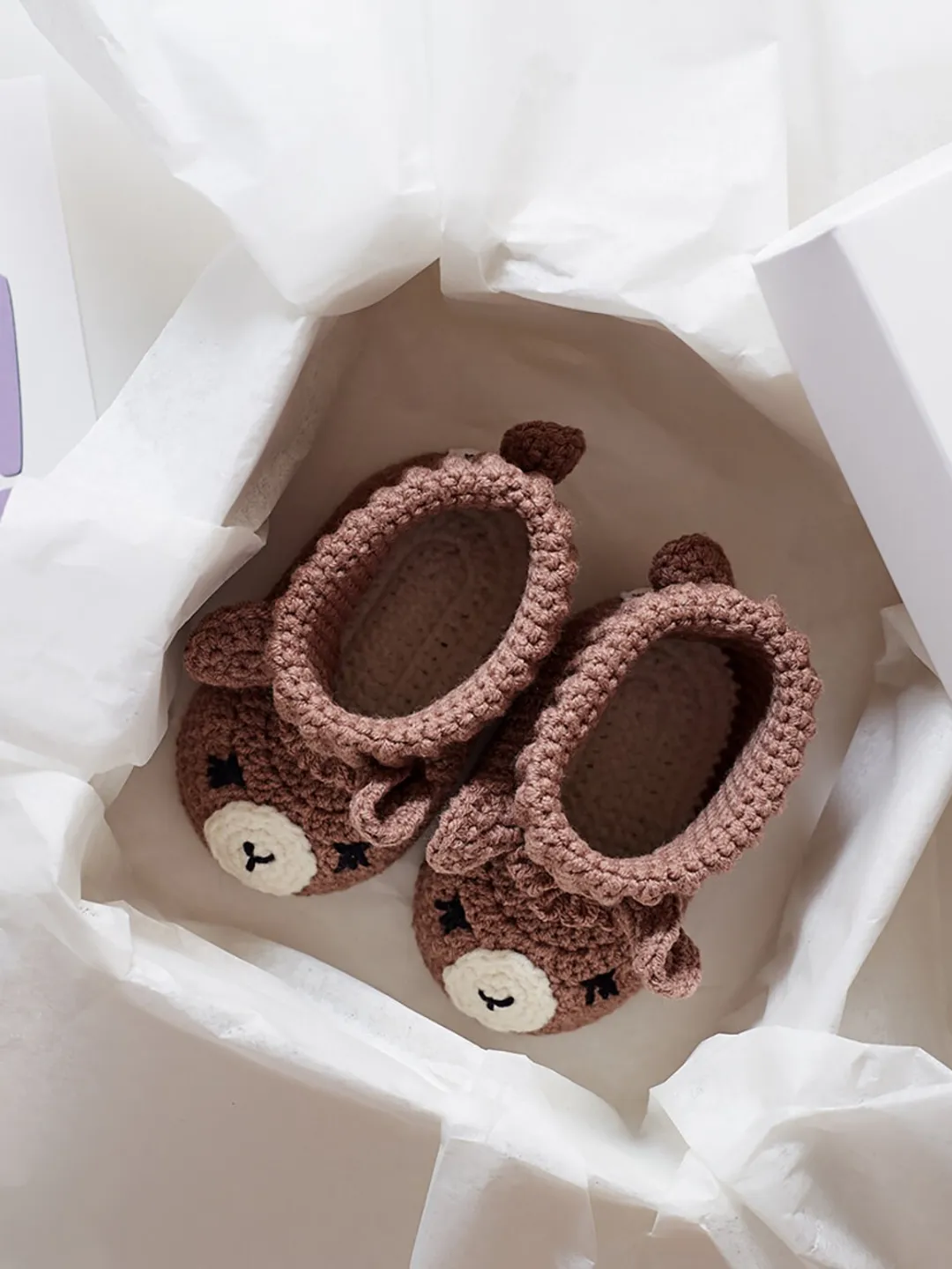 Newborn shoes Pregnancy gift box Expecting mom Crochet baby llama bootie Friend Pregnancy gift basket New parent cute package Expectant