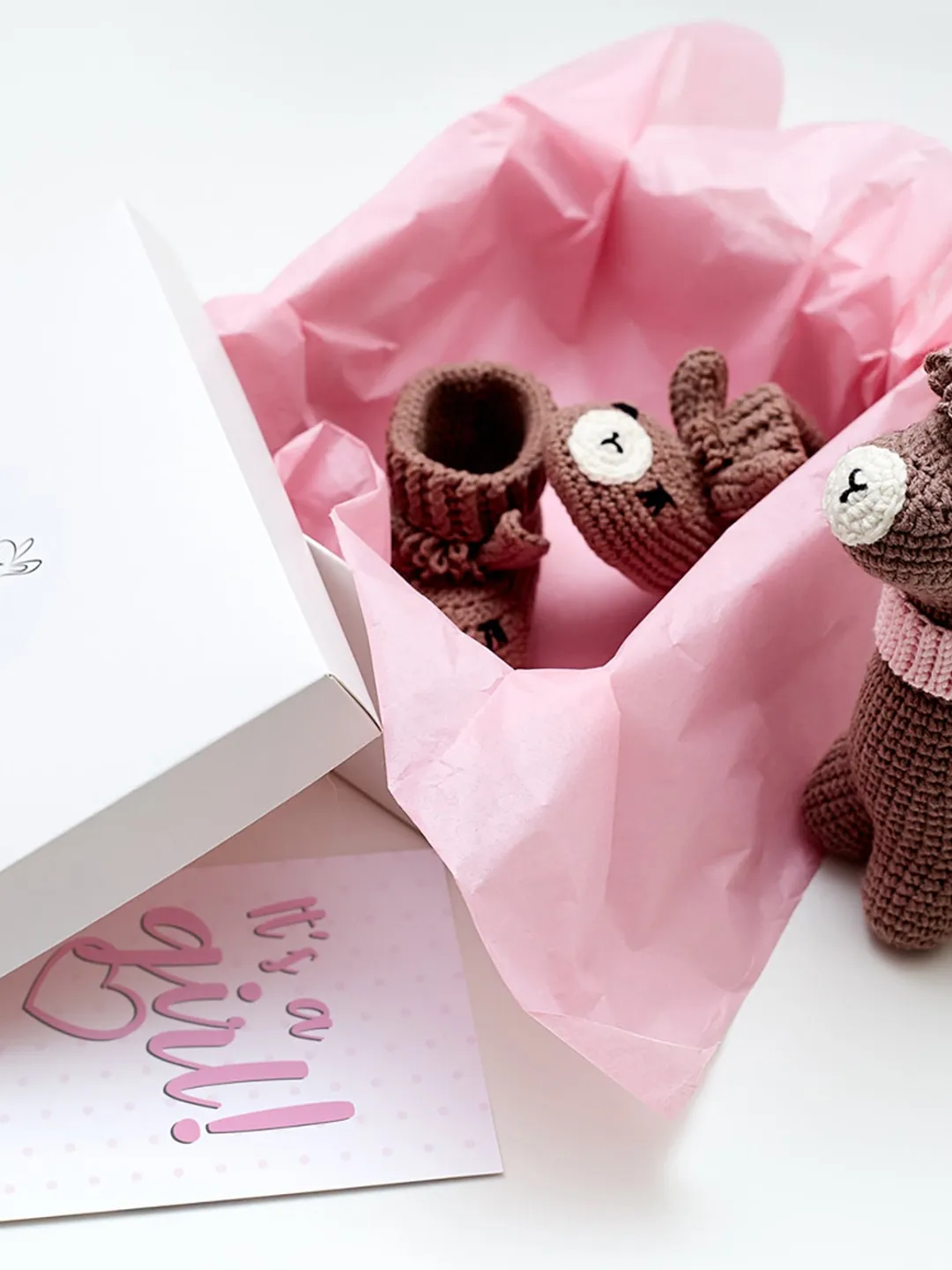 New mommy pregnancy gift set with cute unique present: funny newborn animal shoes and soft llama stuffed toy. Beautiful expecting box basket
