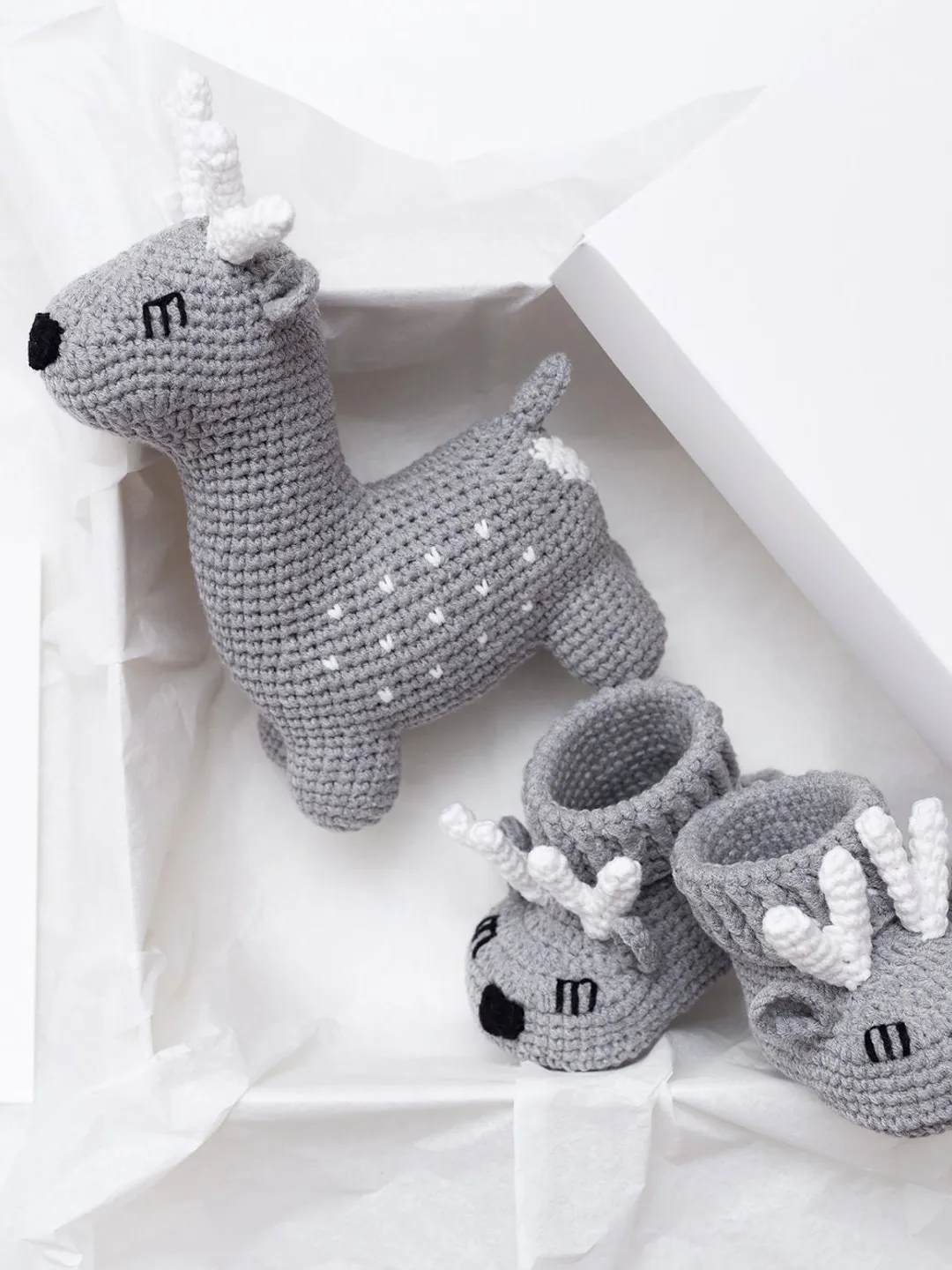 Pregnancy gift newborn baby welcome coming home baptism present basket Expecting for a baby pregnancy congratulations deer gift basket