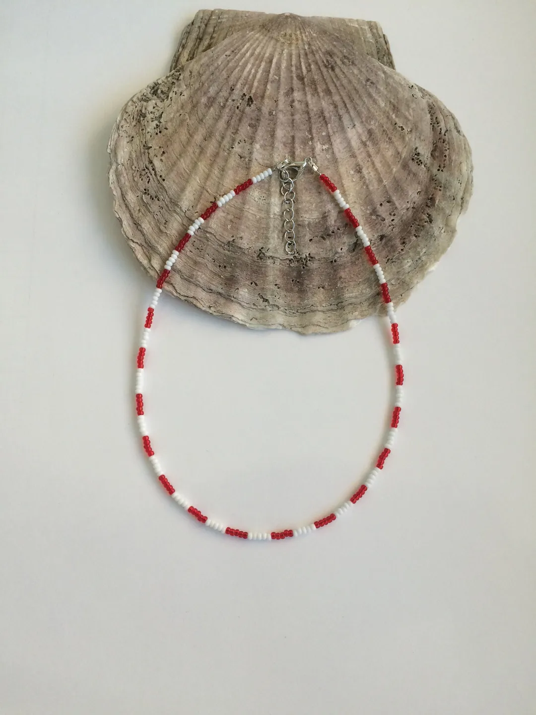 Red white beaded necklace Red choker Seed bead necklace Dainty necklace Choker made of beads Seed bead necklace