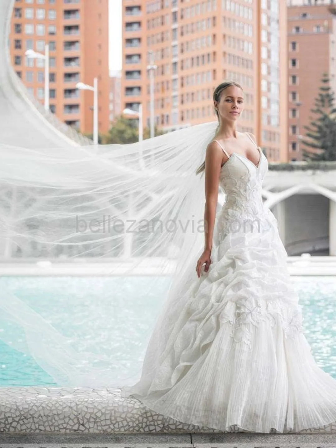 Cathedral length Wedding Bridal Veil 118 inches white Ivory  display picture 2