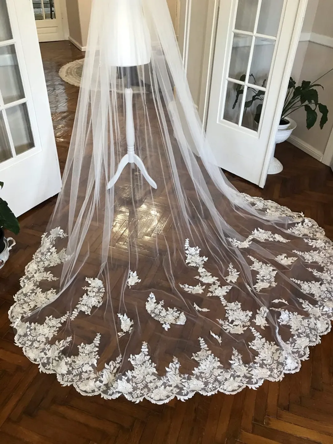 Veil wedding cathedral bridal lace/long lace veil/Wedding veil appliques/Wedding veil train/Lace veil/Champagne wedding veil/Royal -900233.2
