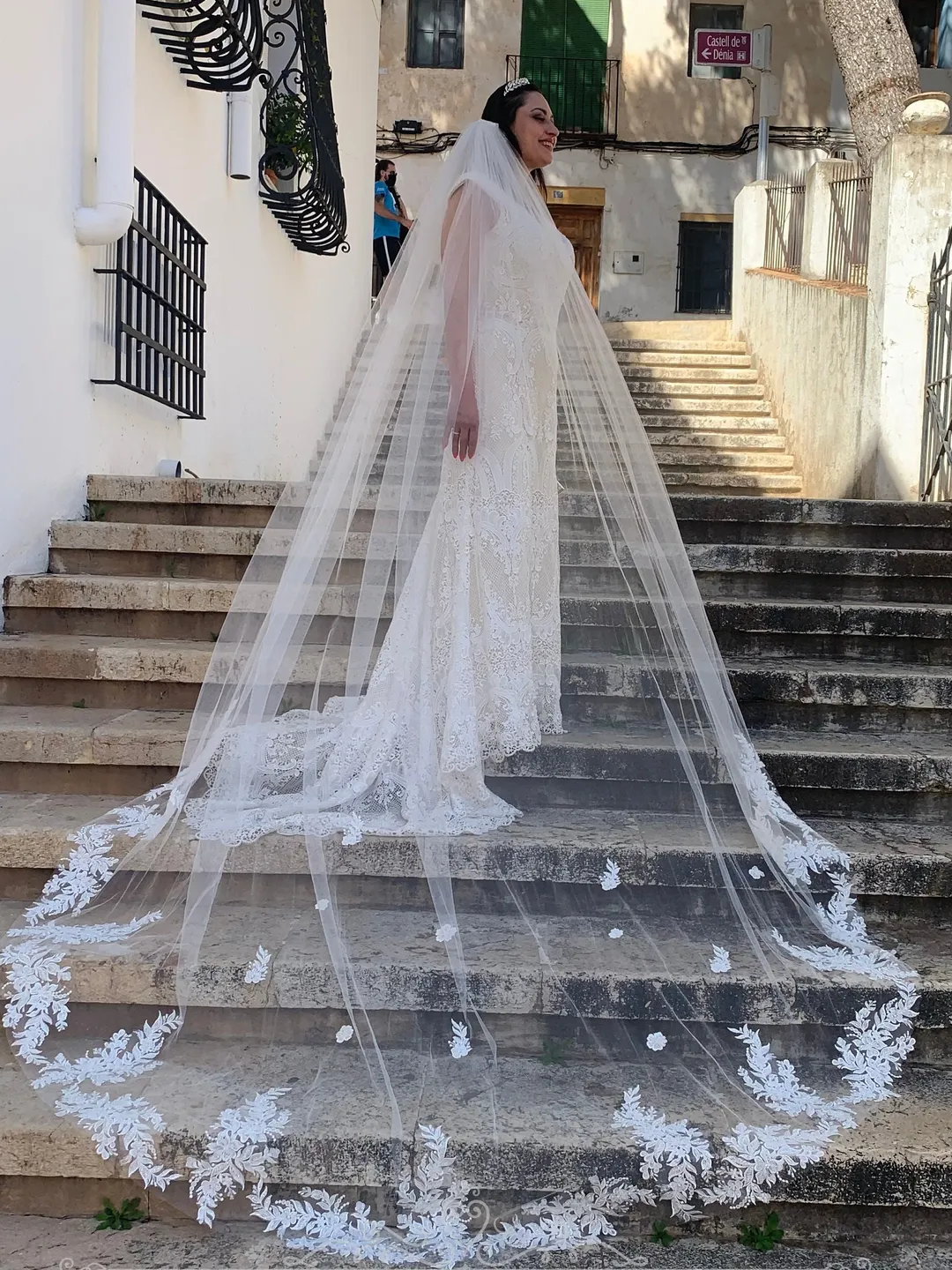 Cathedral weddng veil Vintage Flowery Veil Sequin Bridal Veil Ivory Wedding Veil Leaf Lace Veil Floral Lace Chapel Veil with Comb Boho Veil