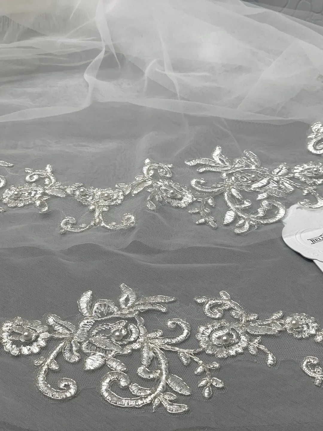 Two Layer Short Bridal Wedding Veil, Lace Veil With Comb, With Lace Edge Around, Soft Lace Wedding Veil, Fingertip Veil, Floral lace Veil