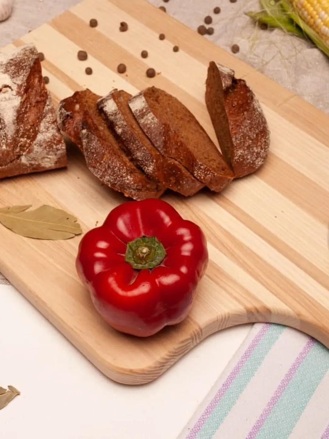 Wooden kitchen board Chopping Block Paddle Board Wood Cutting Board with Handle Hardwood Carving Board Edge grain board Wooden board