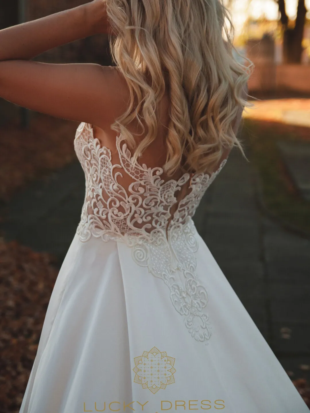 Elopement wedding dress satin Courthouse wedding dress empire Lace wedding dress illusion Sexy wedding dress garden A line dress / Blanka