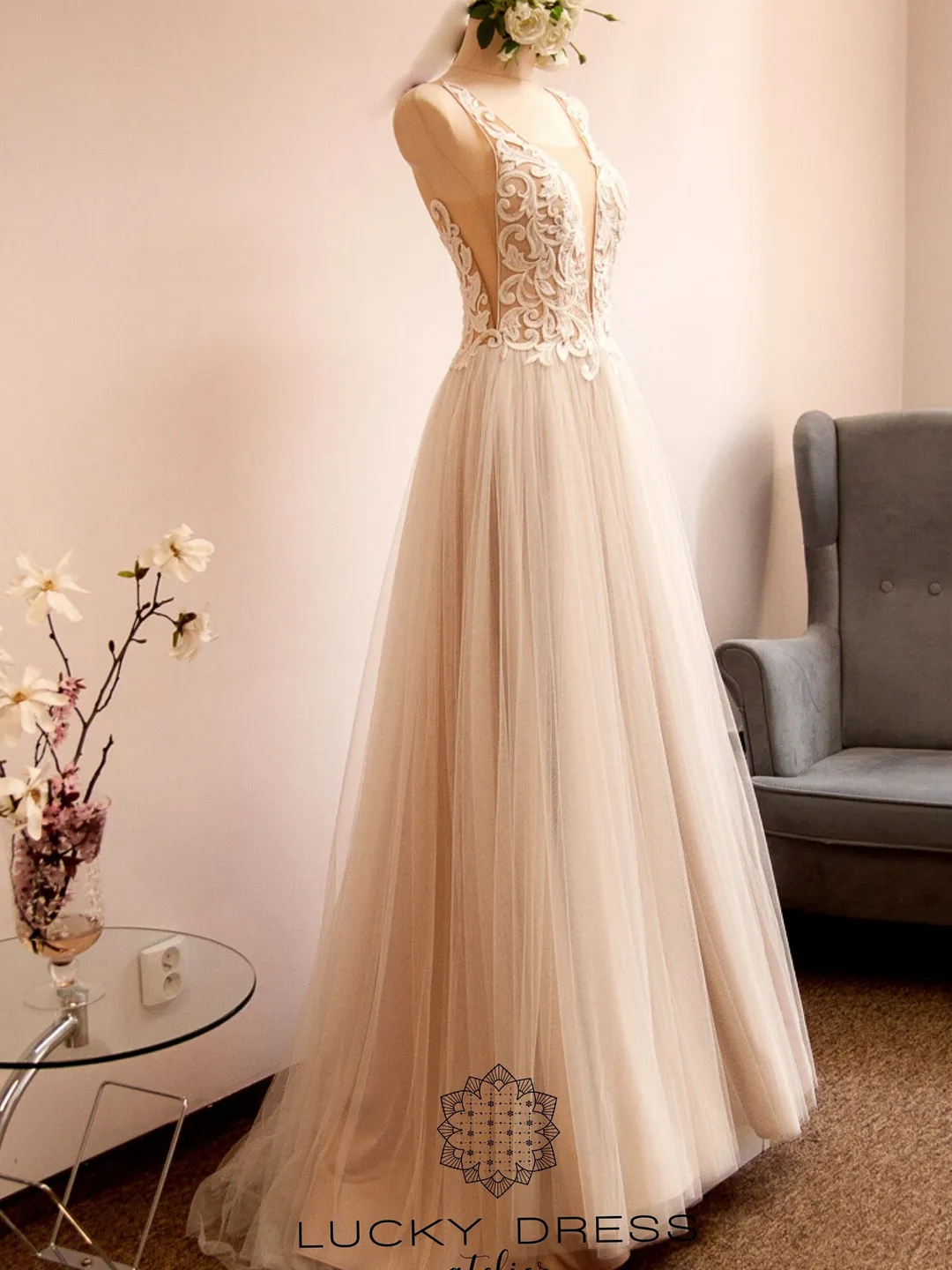 Simple wedding dress courthouse Tulle wedding dress flowy Minimalist wedding dress lace Custom wedding dress boho Bespoke dress / Cynthia